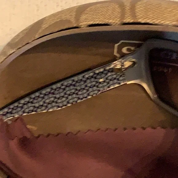 Coach sunglasses with case new - Picture 3 of 15
